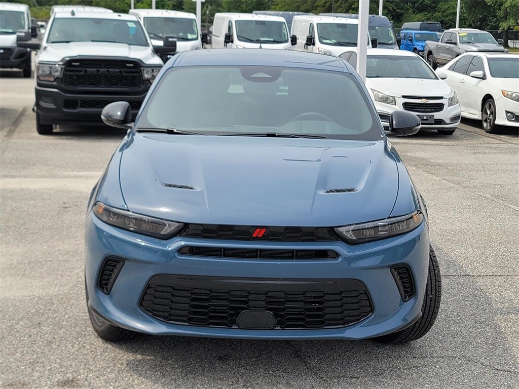 2025 Dodge Hornet R/T photo 2