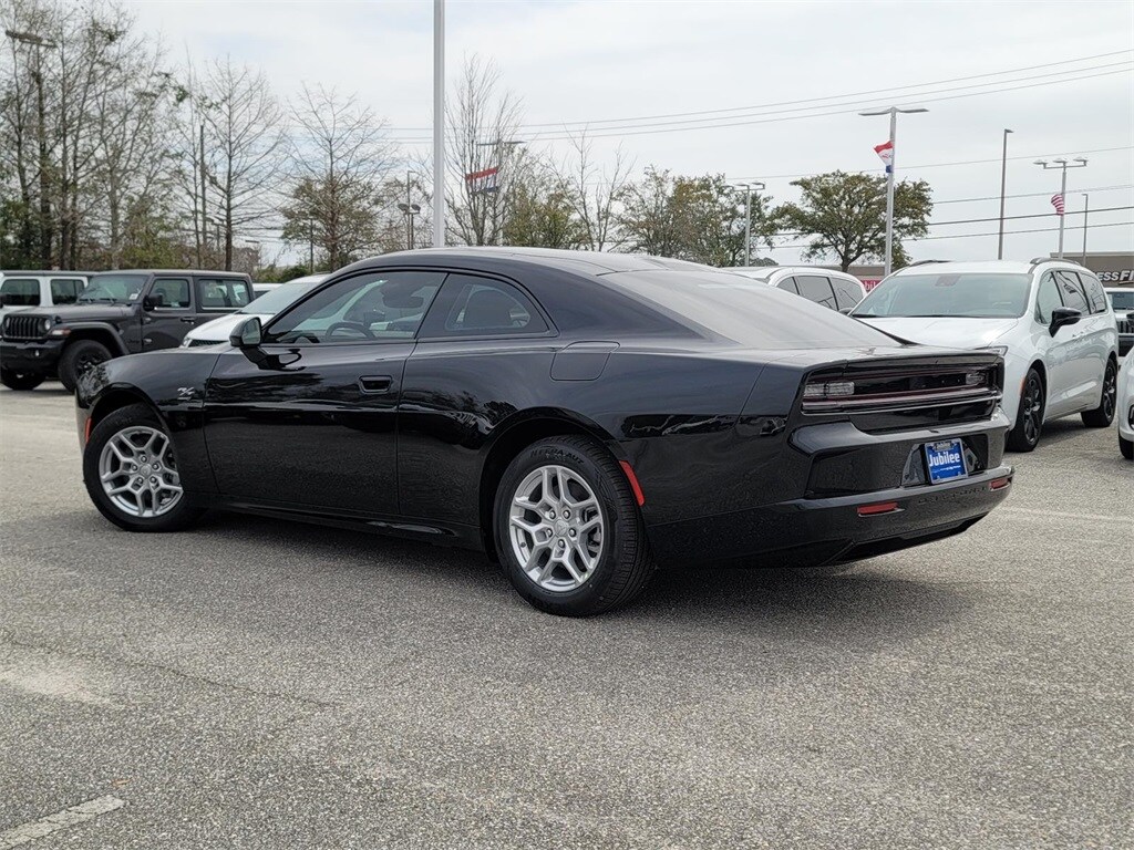 2025 Dodge Charger R/T photo 4