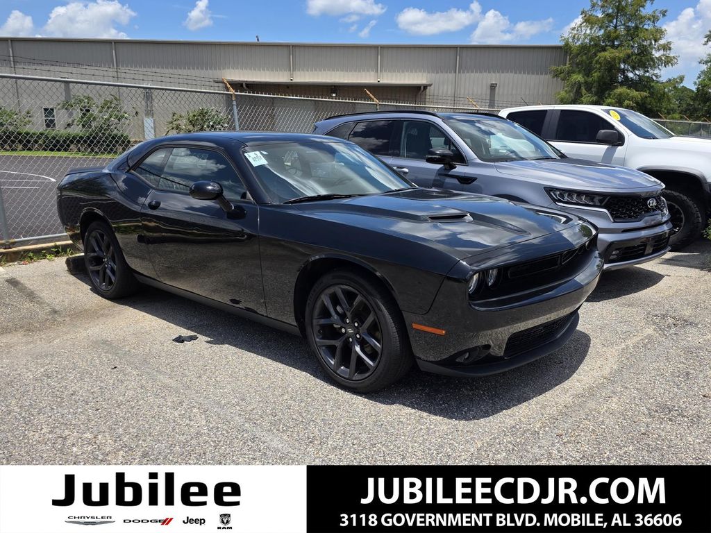 2022 Dodge Challenger SXT Auto's photo