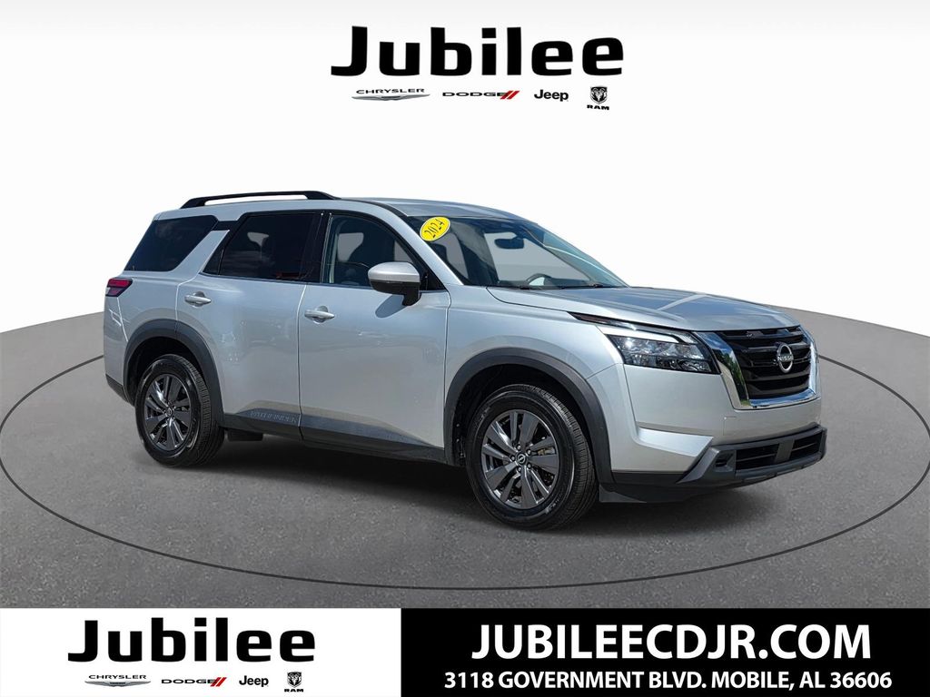2024 Nissan Pathfinder SV 2WD's photo