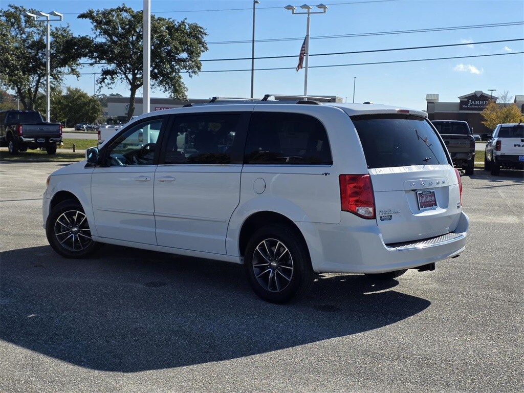 Used 2017 Dodge Grand Caravan SXT Minivan/Van