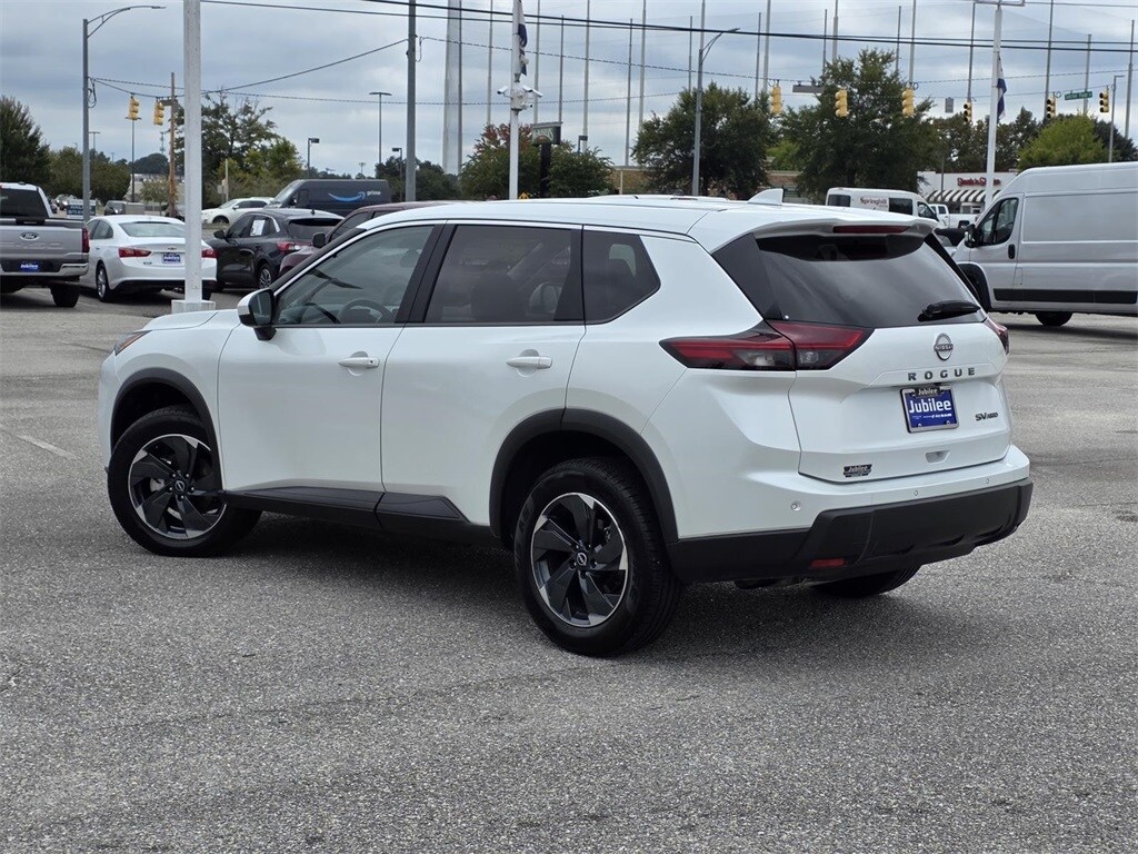 2024 Nissan Rogue SV photo 3