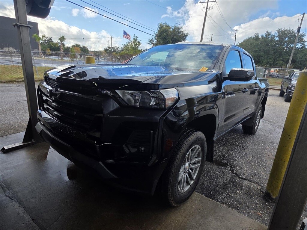 2024 Chevrolet Colorado LT photo 4