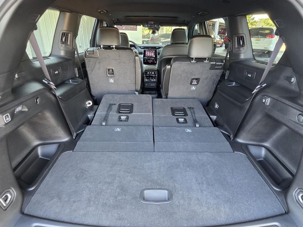 2025 Jeep Grand Cherokee L Altitude - Photo 13