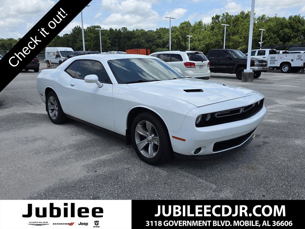 2020 Dodge Challenger SXT Auto's photo
