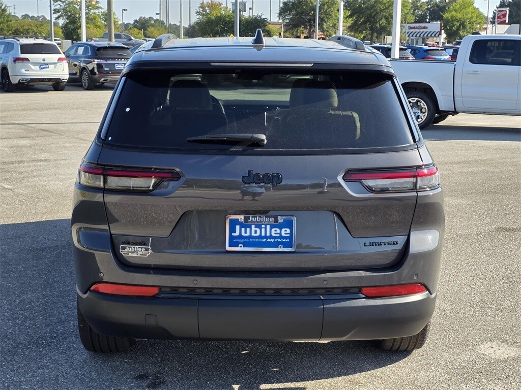2025 Jeep Grand Cherokee Limited photo 2