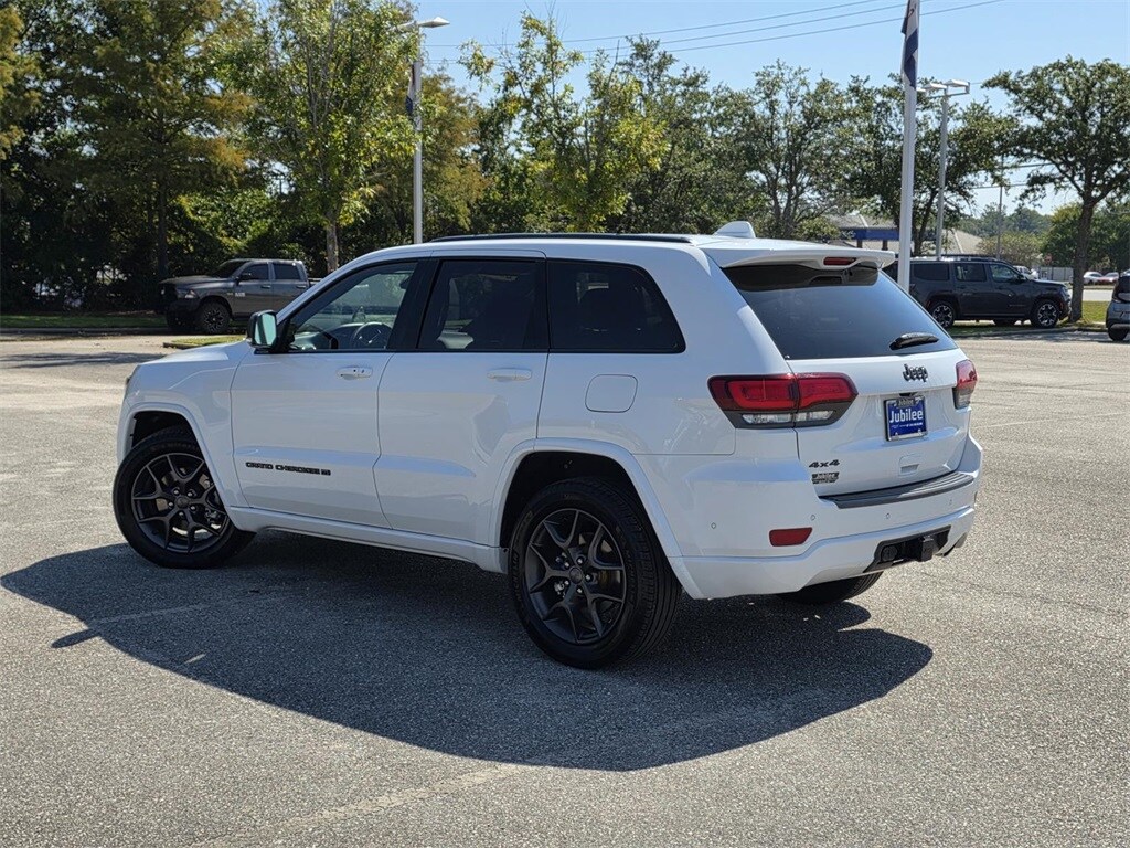 2021 Jeep Grand Cherokee Anniversary Edition photo 3