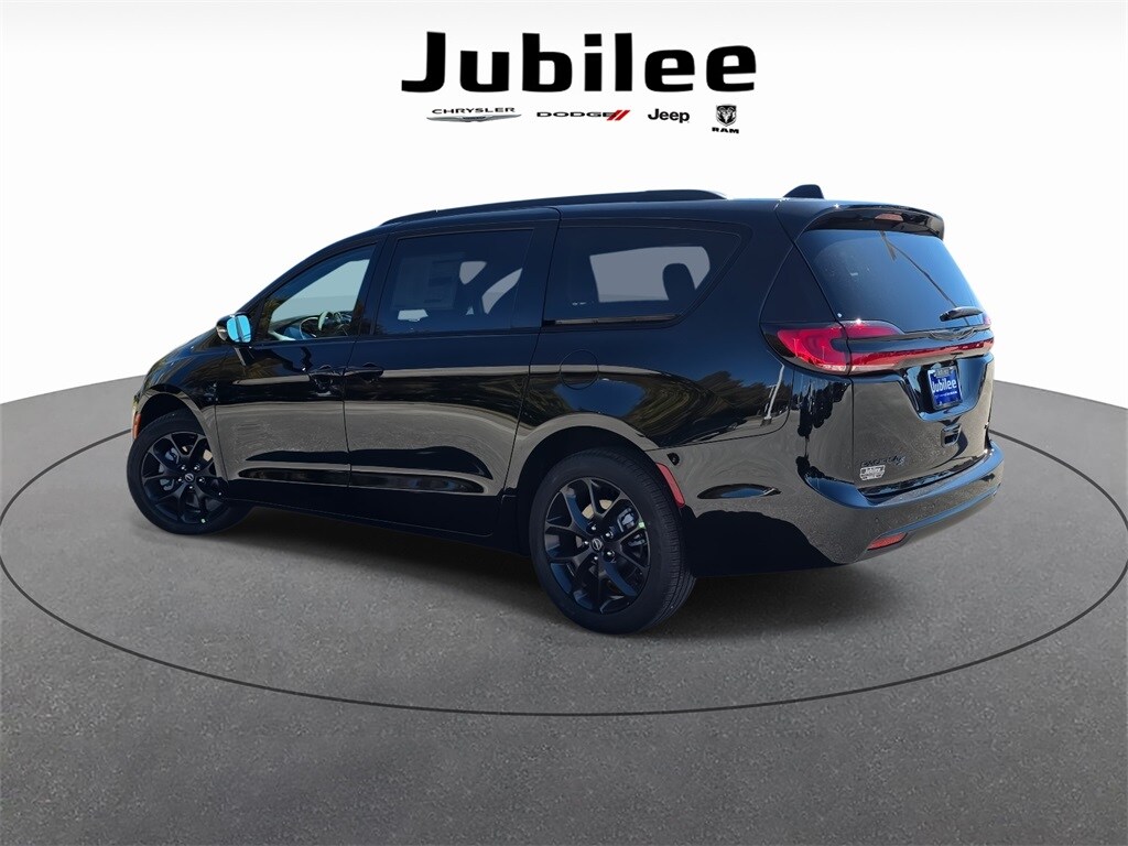 New 2026 Chrysler Pacifica SELECT AWD Passenger Van