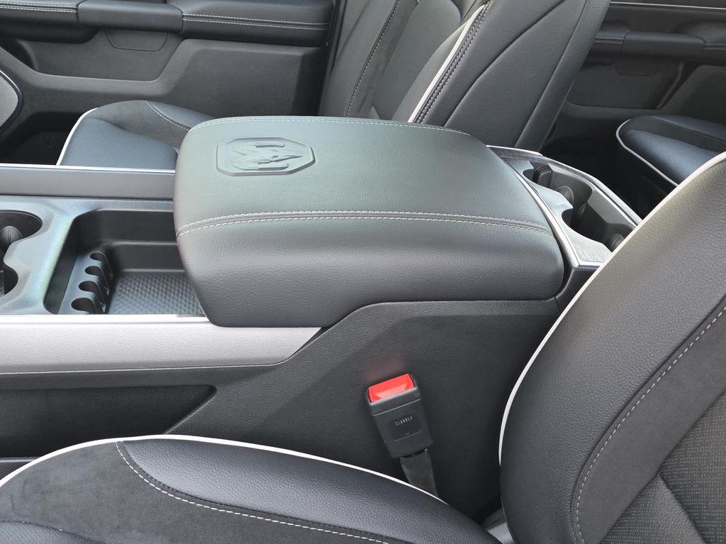 2026 RAM 1500 Laramie - Photo 10