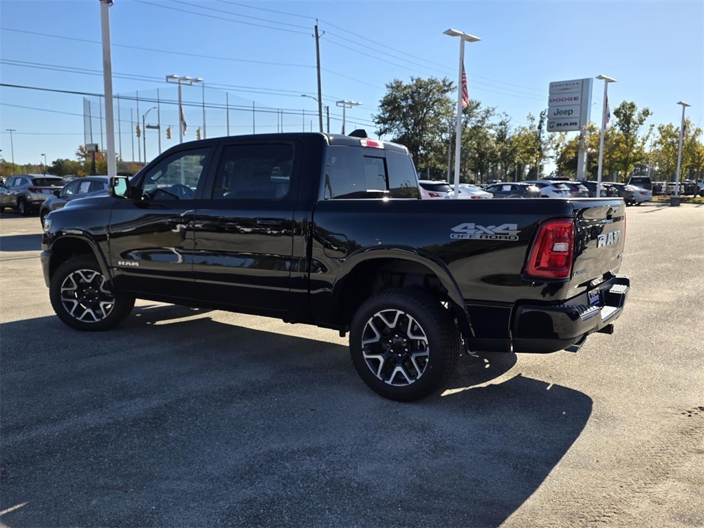 New 2026 Ram 1500 LARAMIE CREW CAB 4X4 5'7 BOX Pickup