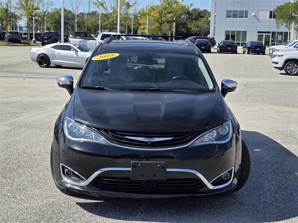2018 Chrysler Pacifica Hybrid Limited photo 2