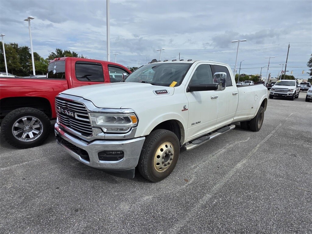 2019 Ram 3500 Laramie photo 3