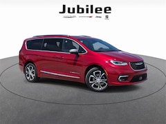2025 Chrysler Pacifica PINNACLE AWD Passenger Van