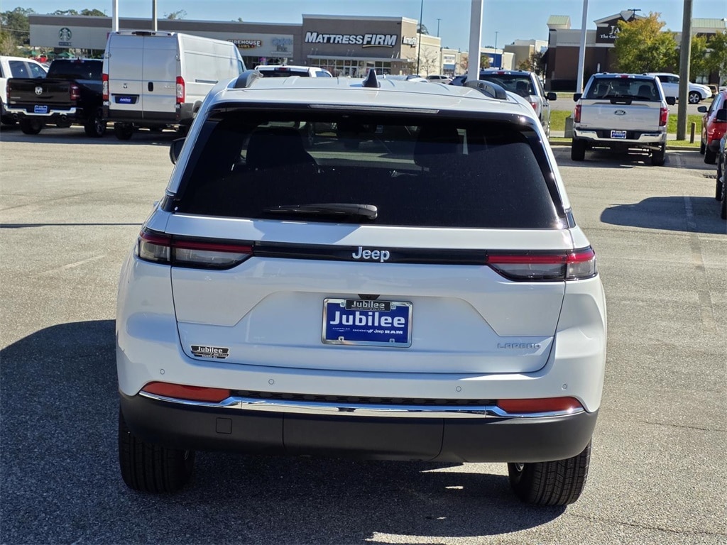 New 2025 Jeep Grand Cherokee LAREDO X 4X2 Sport Utility