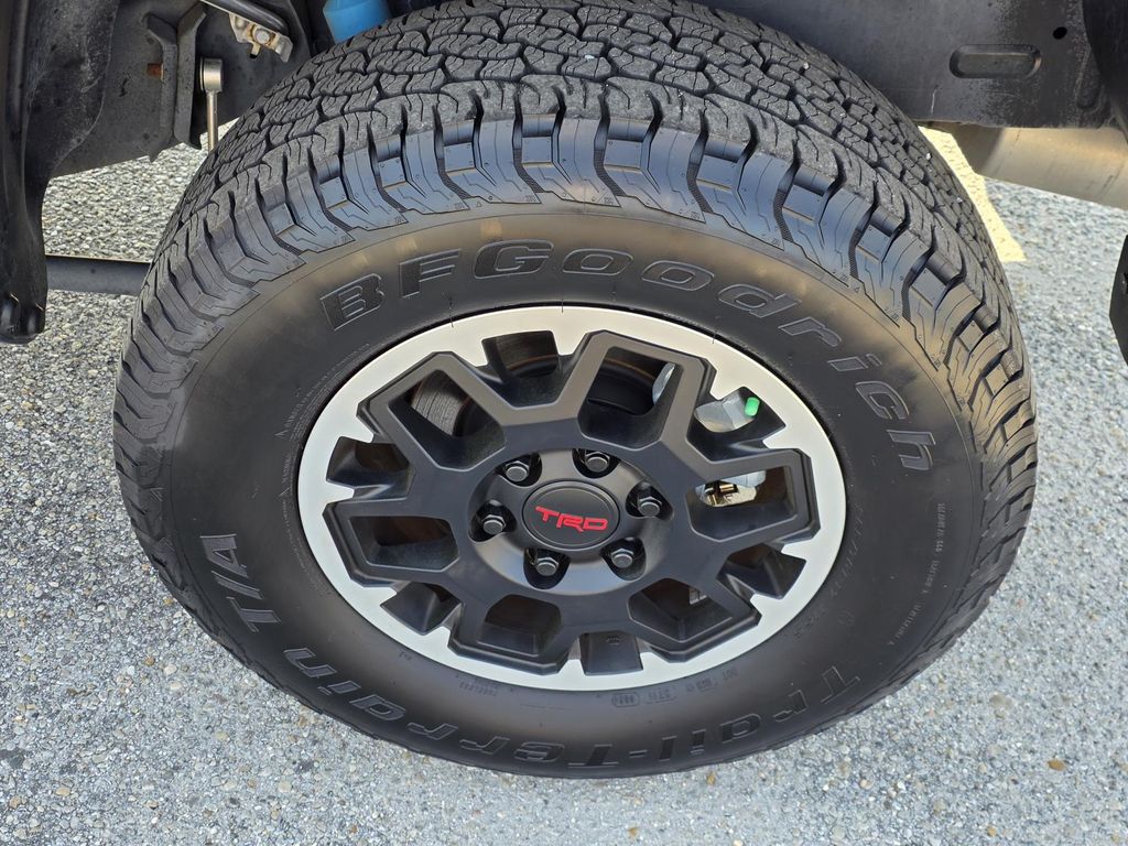 2024 Toyota Tacoma SR5 - Photo 32