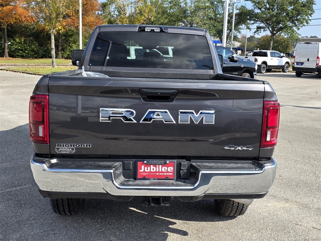 New 2026 Ram 2500 BIG HORN CREW CAB 4X4 6'4 BOX Pickup