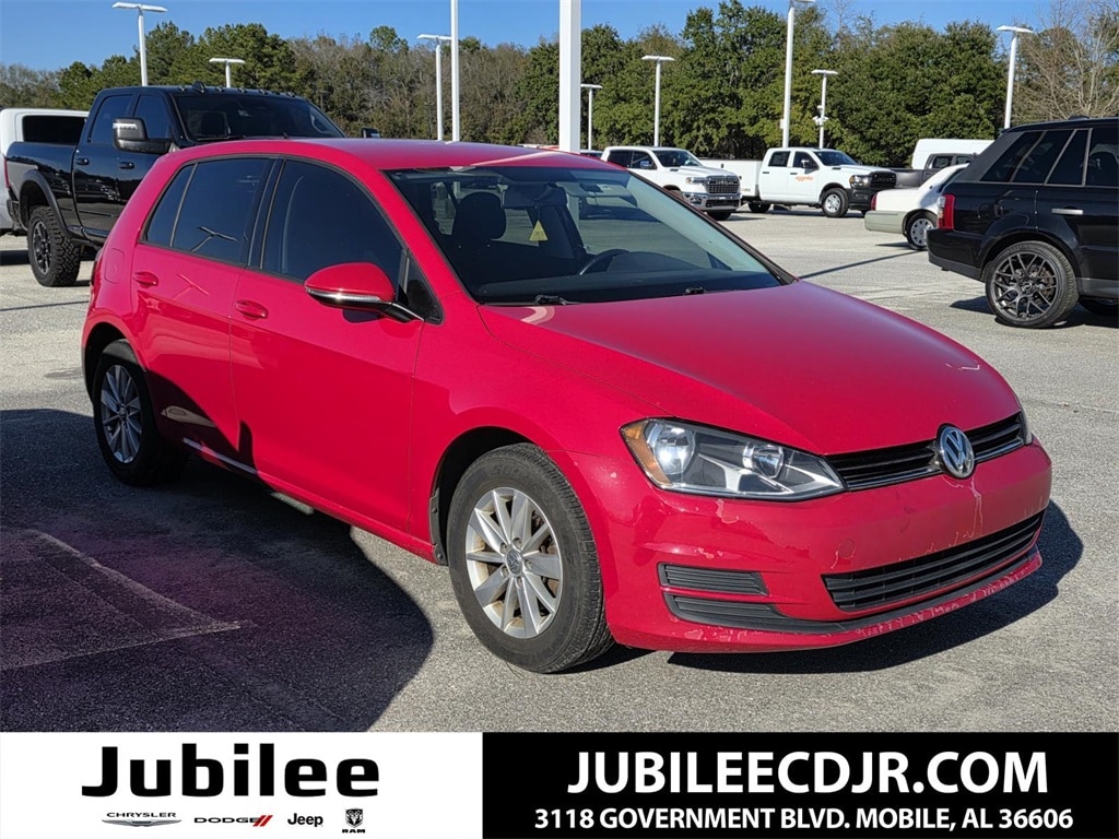 2016 Volkswagen Golf TSI S's photo
