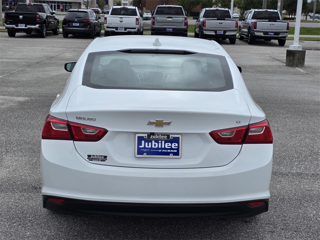 2023 Chevrolet Malibu 1LT photo 3