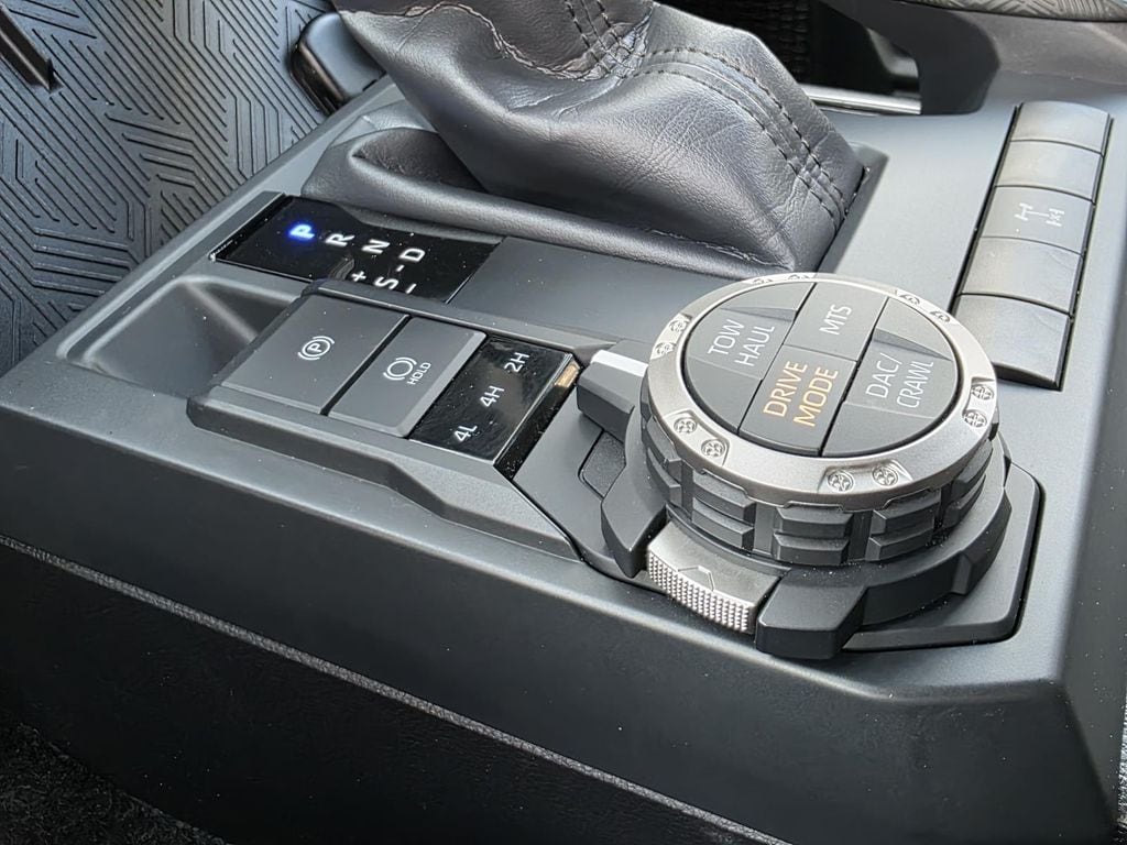 2024 Toyota Tacoma SR5 - Photo 19