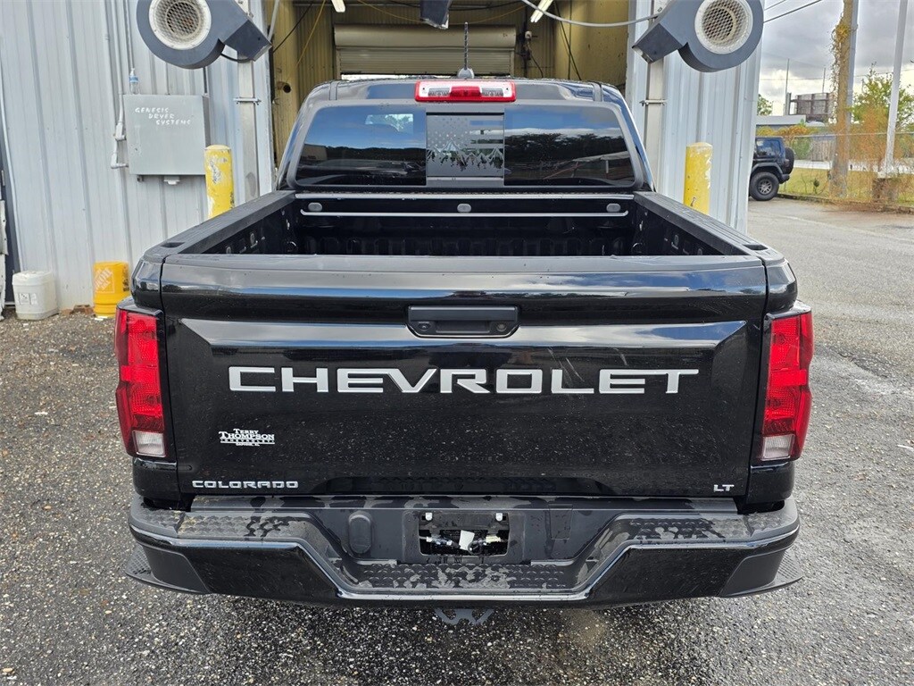 2024 Chevrolet Colorado LT photo 3