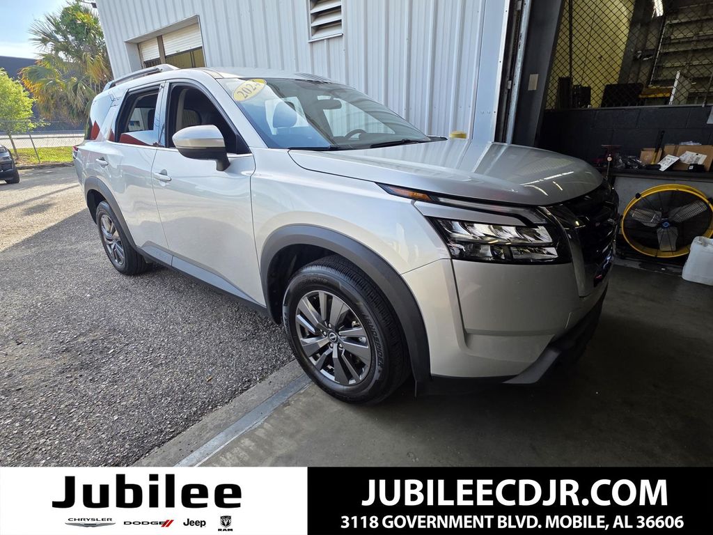 2024 Nissan Pathfinder SV 2WD's photo