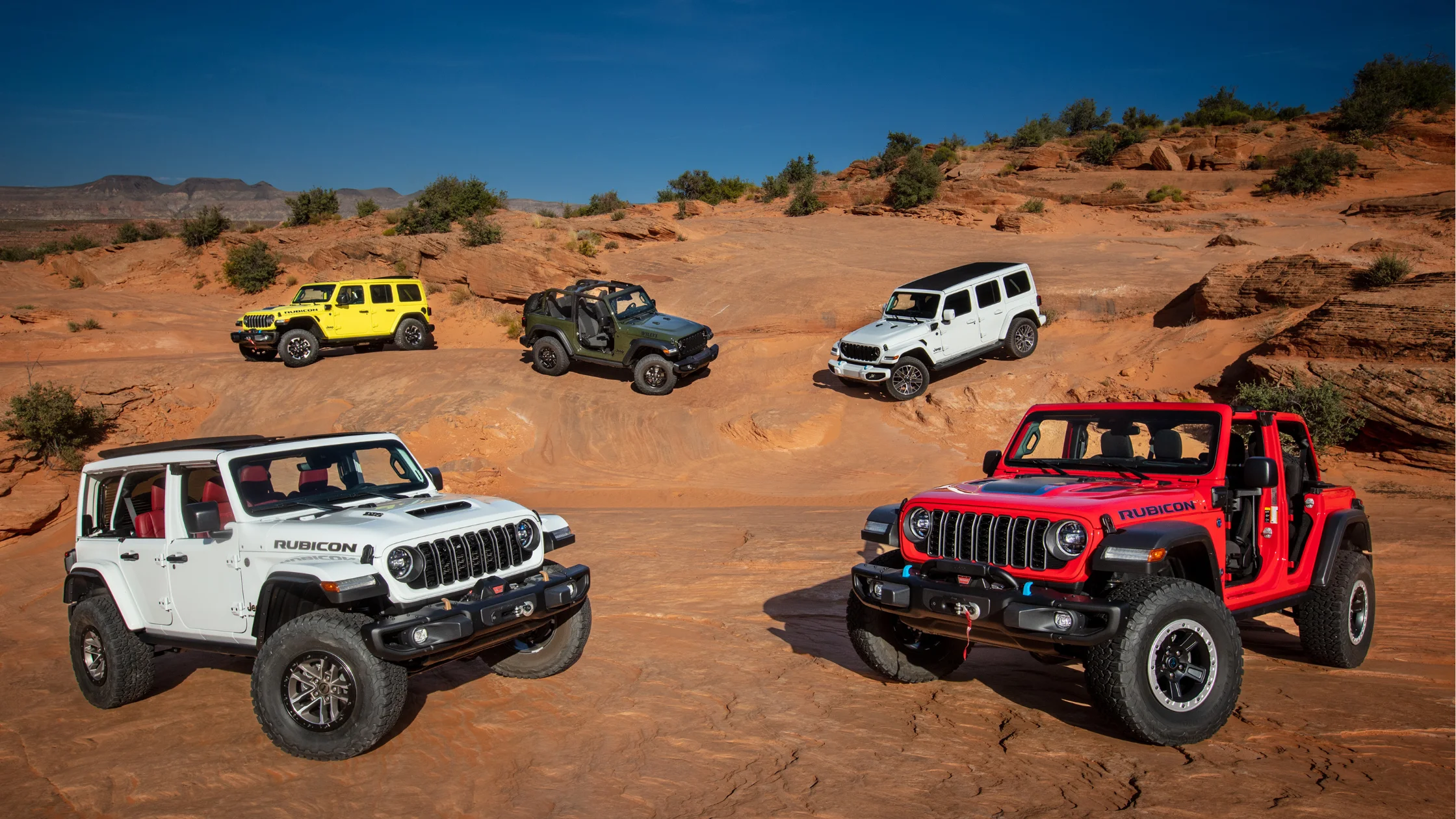 MY25-jeep-lineup-desert.webp