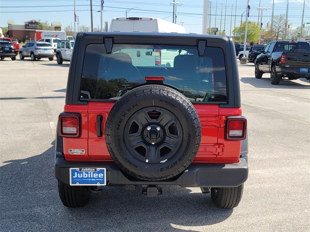 2025 Jeep Wrangler Sport photo 3