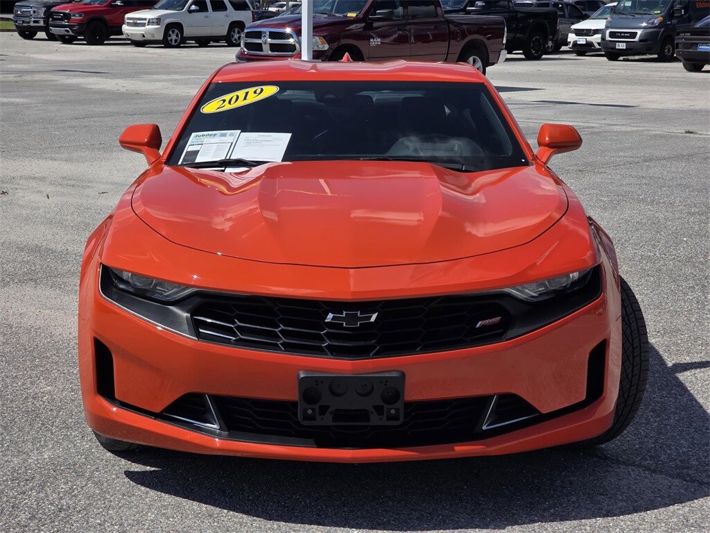 2019 Chevrolet Camaro 2LT 3LT photo 2