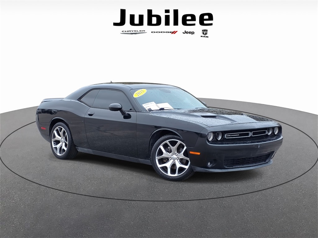 2015 Dodge Challenger SXT's photo