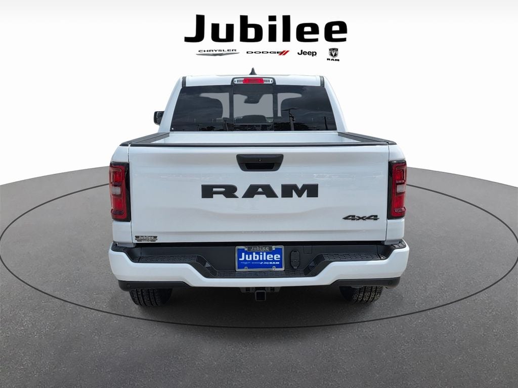 New 2026 Ram 1500 EXPRESS CREW CAB 4X4 5'7 BOX Pickup