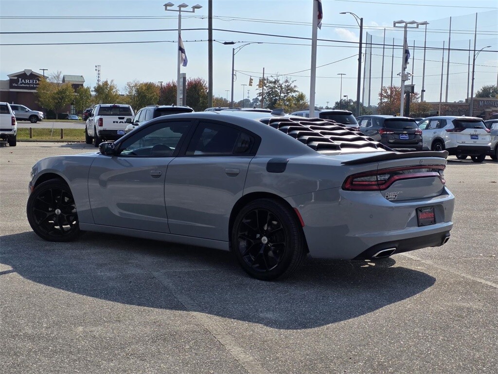 2021 Dodge Charger SXT photo 4