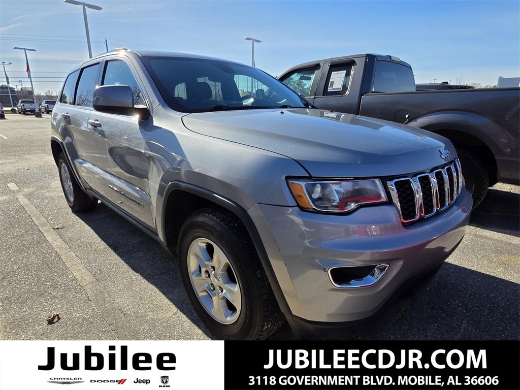 2017 Jeep Grand Cherokee Laredo E's photo