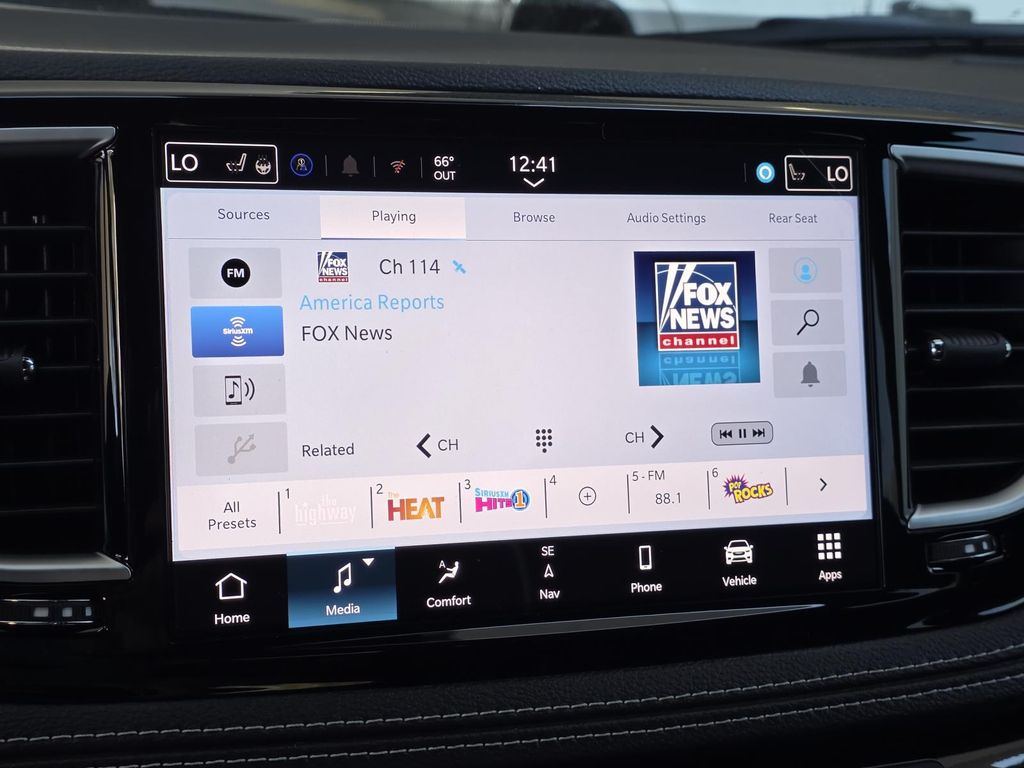 2026 Chrysler Pacifica Limited - Photo 31
