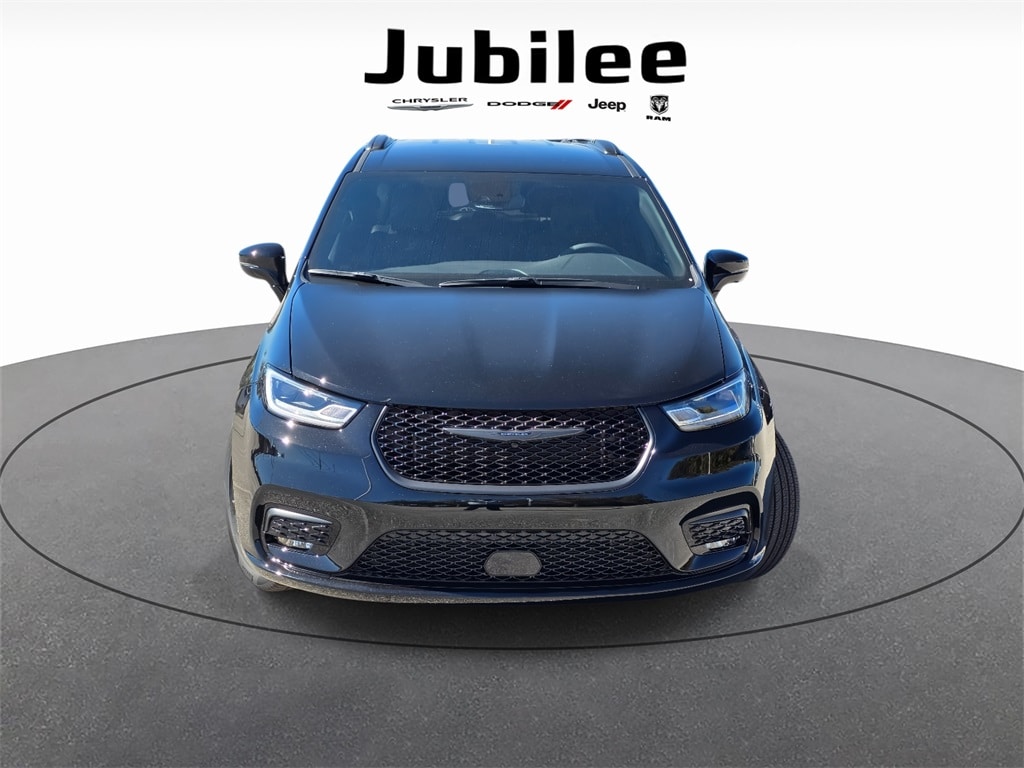 New 2026 Chrysler Pacifica SELECT AWD Passenger Van