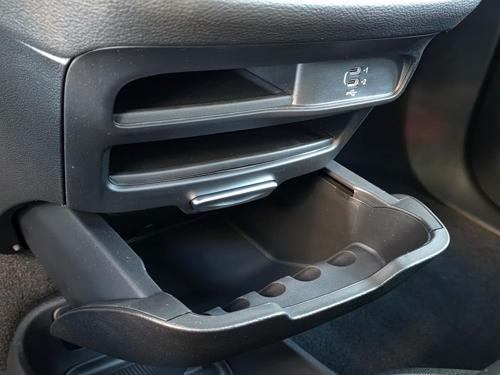 2026 Chrysler Pacifica Select - Photo 31