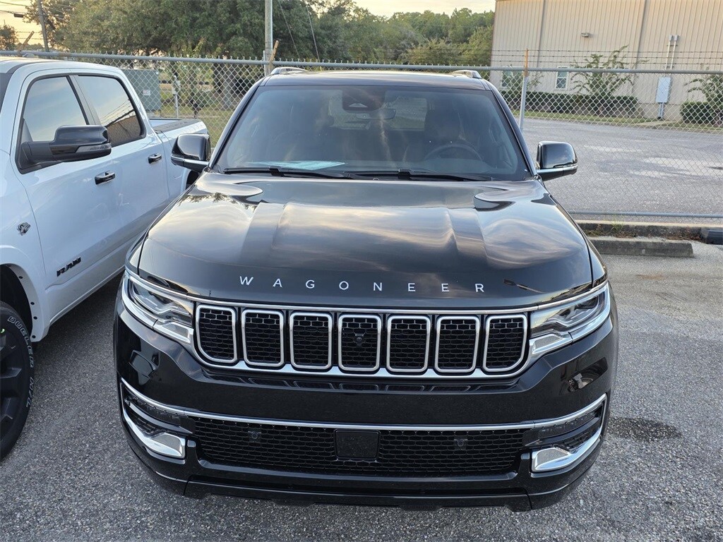 2025 Jeep Wagoneer Limited photo 2