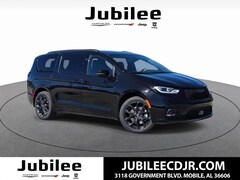 2026 Chrysler Pacifica SELECT AWD Passenger Van