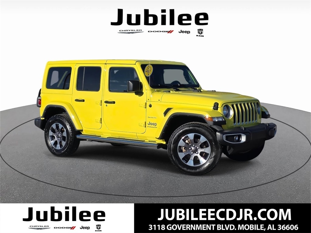 2023 Jeep Wrangler 4-Door Sahara's photo