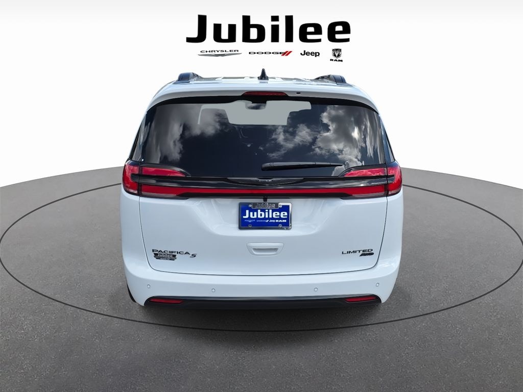 New 2026 Chrysler Pacifica LIMITED AWD Passenger Van