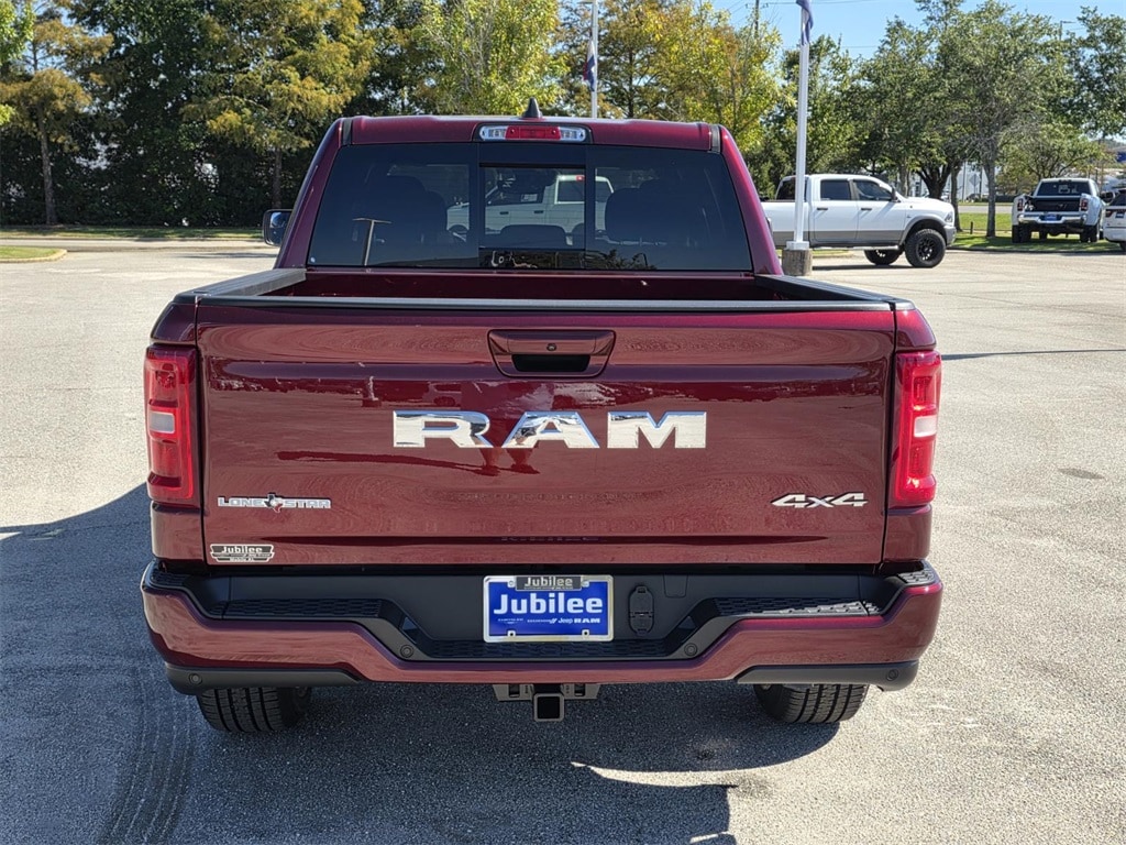 New 2025 Ram 1500 LONE STAR CREW CAB 4X4 5'7 BOX Pickup