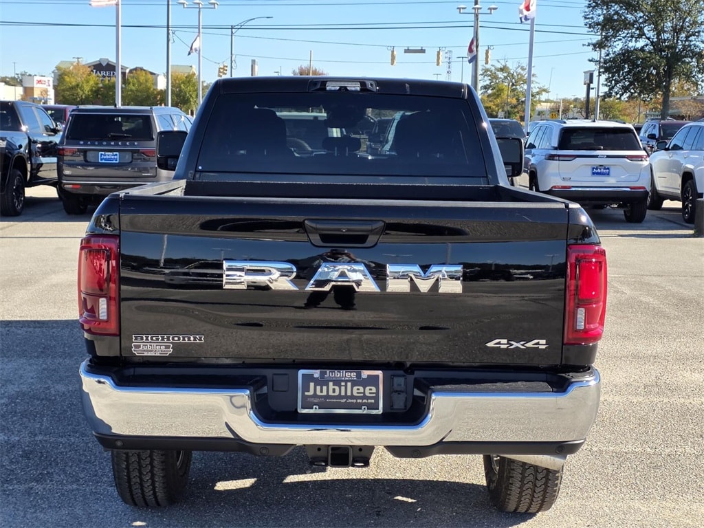 New 2026 Ram 2500 BIG HORN CREW CAB 4X4 6'4 BOX Pickup