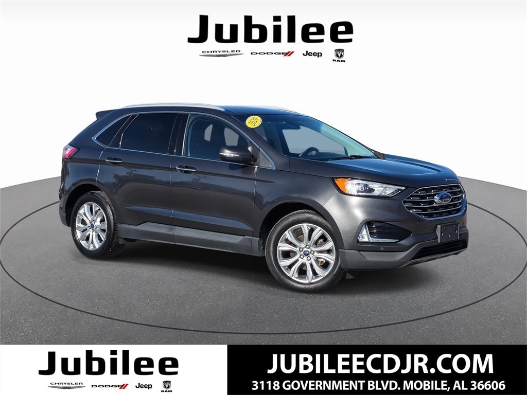 2020 Ford Edge Titanium's photo