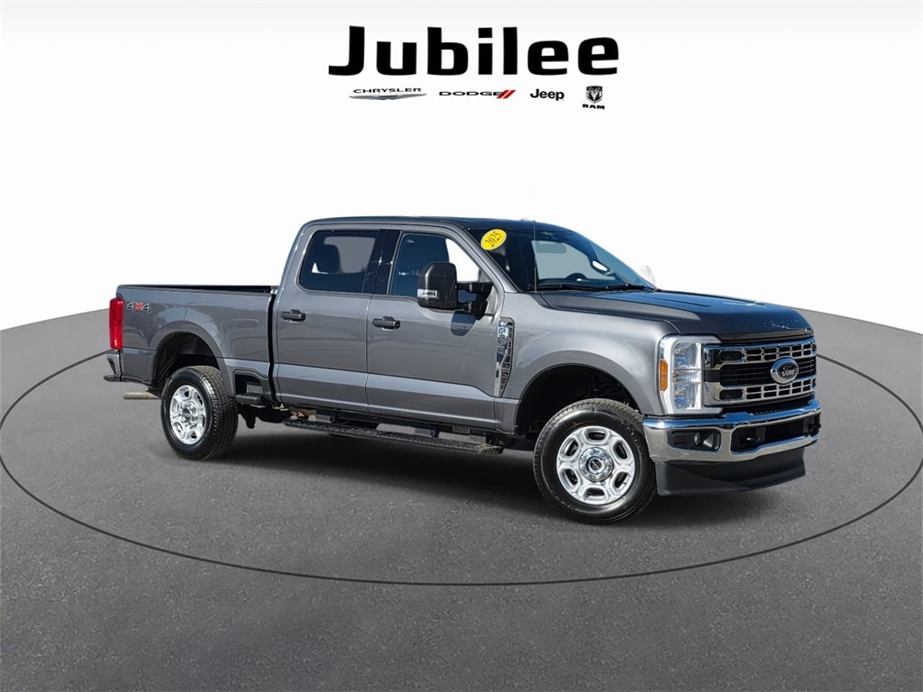 2025 Ford F-250 Super Duty XLT's photo