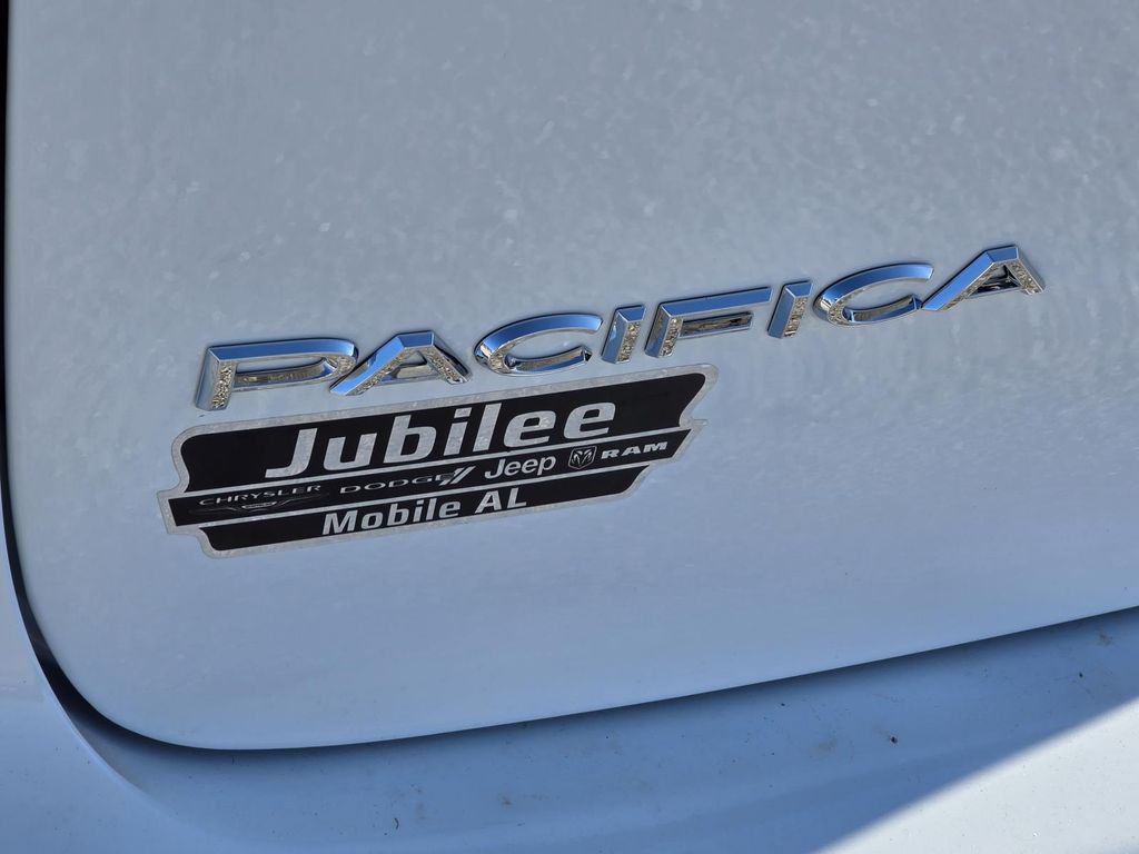 2026 Chrysler Pacifica Select - Photo 38