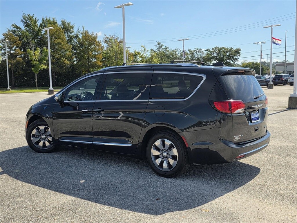2018 Chrysler Pacifica Hybrid Limited photo 4