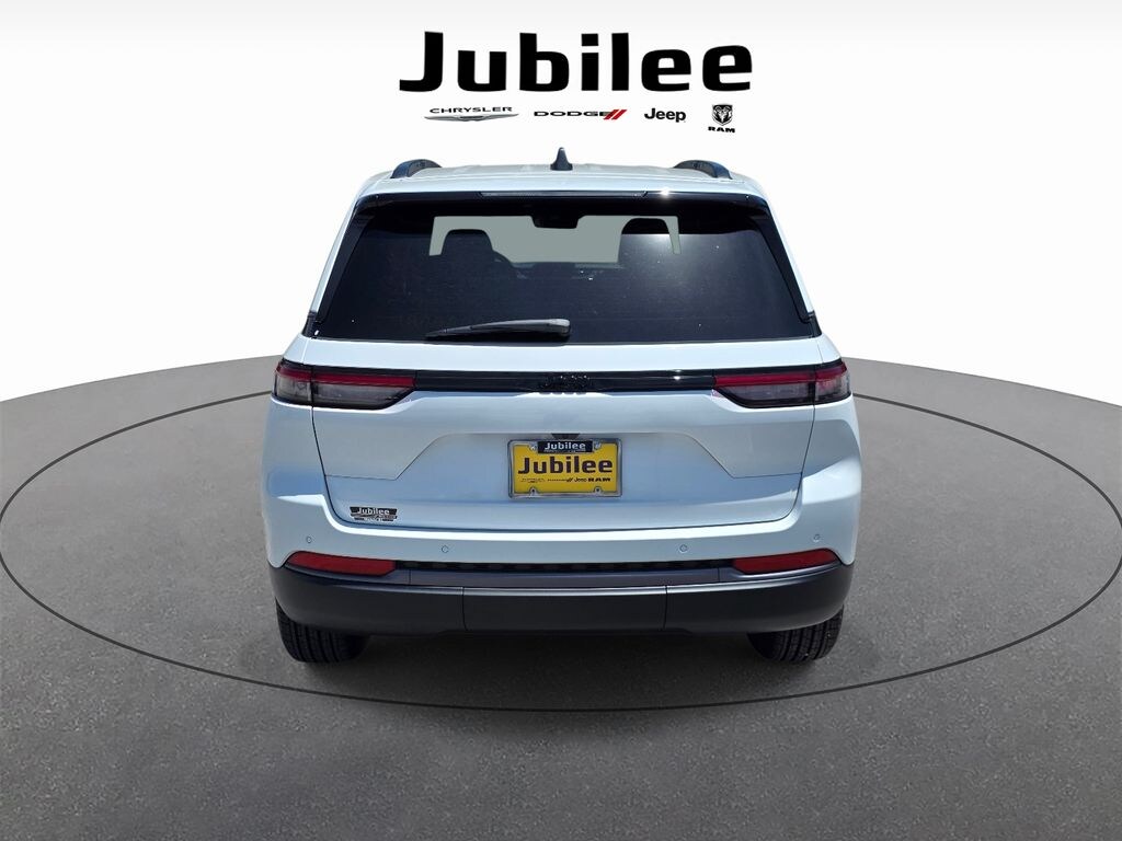New 2026 Jeep Grand Cherokee LAREDO ALTITUDE 4X2 Sport Utility