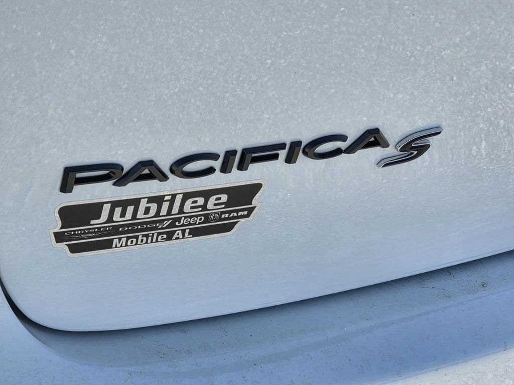 2026 Chrysler Pacifica Limited - Photo 42