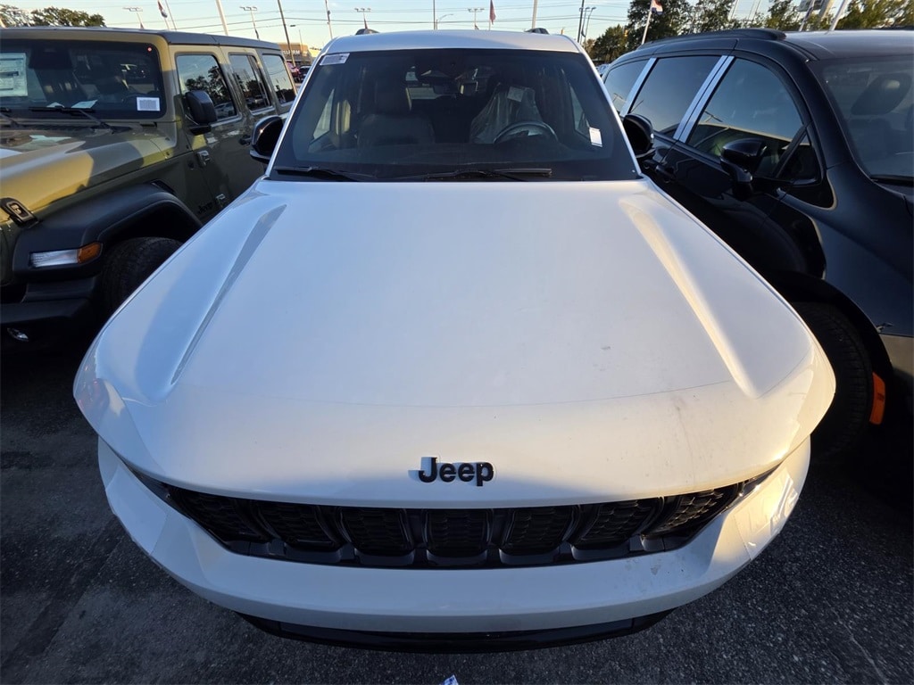 New 2025 Jeep Grand Cherokee ALTITUDE X 4X4 Sport Utility