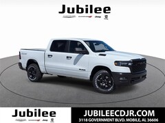2025 Ram 1500 WARLOCK CREW CAB 4X4 5'7 BOX Pickup