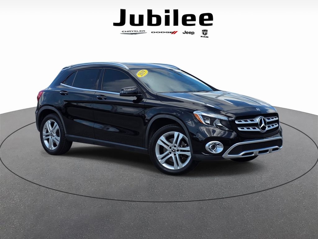 2019 Mercedes-Benz GLA GLA250's photo